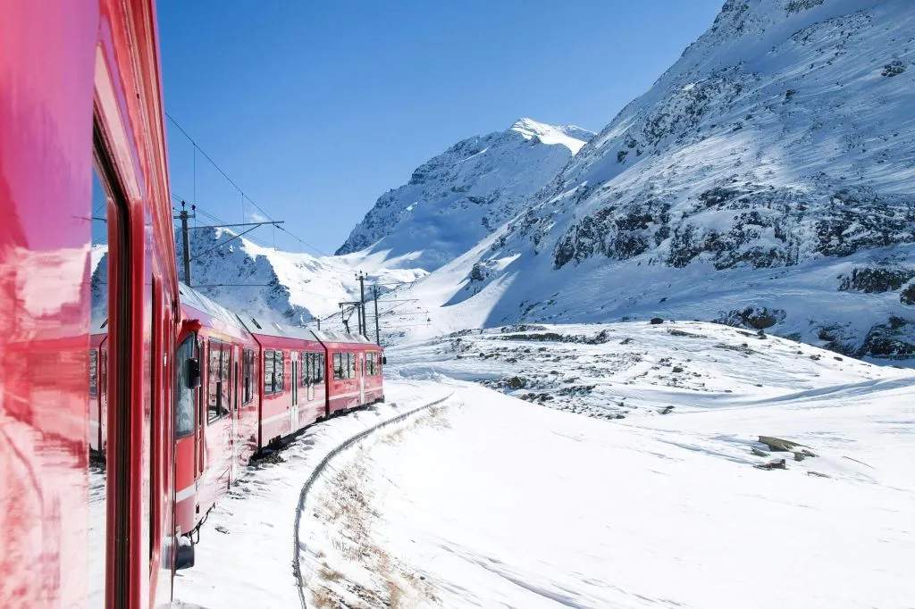 St. Moritz: tour guidato in giornata da Milano + biglietti per il Bernina Express