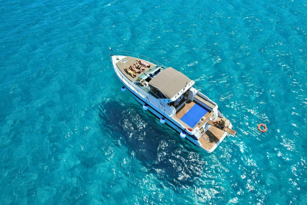 Favignana e Levanzo: Tour in barca da Trapani + Pranzo