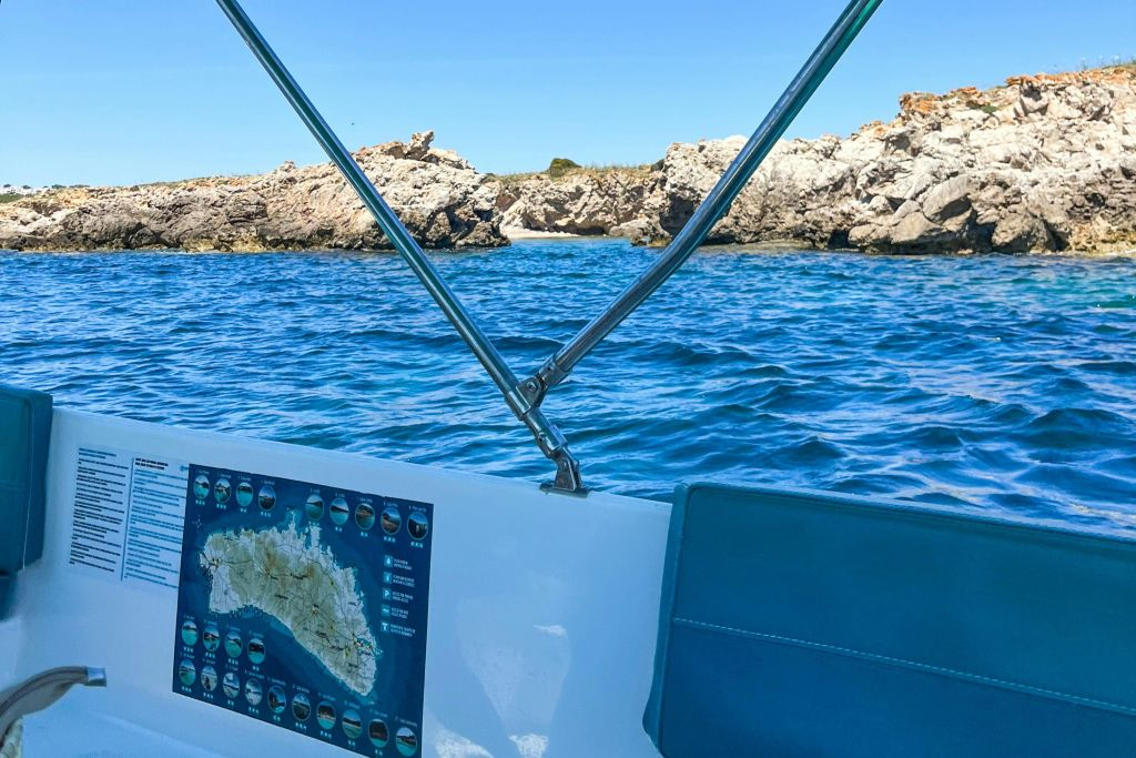 Puerto Addaya: Alquiler de barcos sin licencia