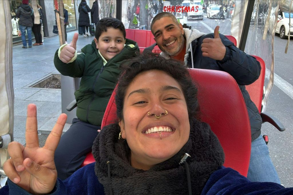 Madrid: Guided Tuk Tuk Tour + Roundtrip Transfer