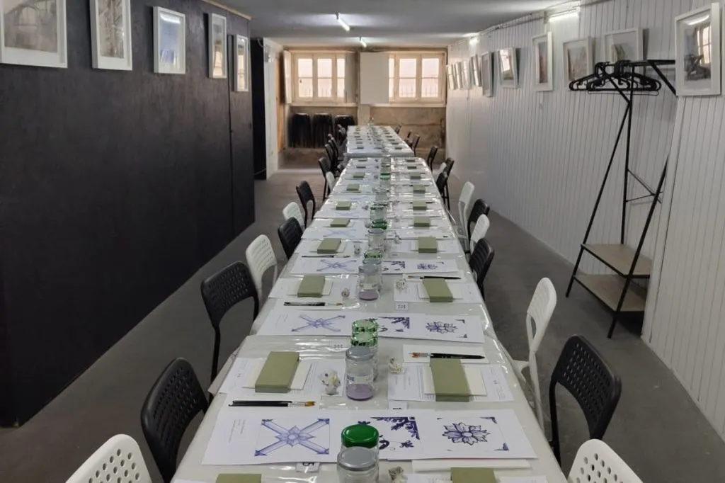 Rua da Bainharia Porto: Workshop de Pintura em Azulejo + Bebida e Lanche