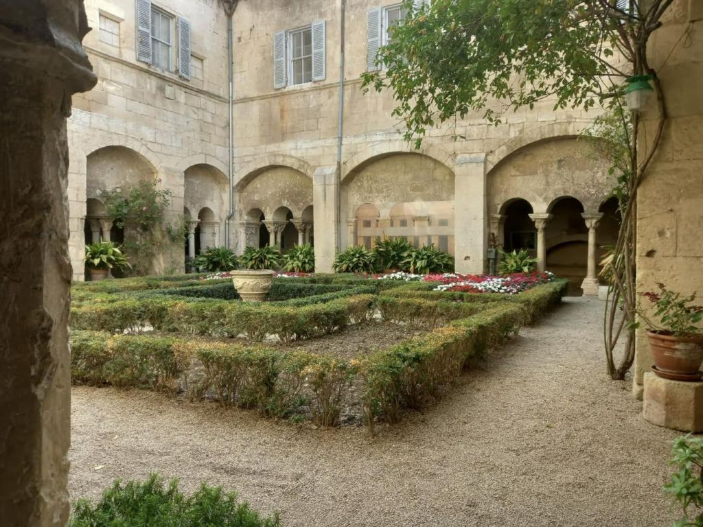 Provence : Visite guidée d'Avignon à la découverte de Van Gogh + entrée à Saint-Paul de Mausole