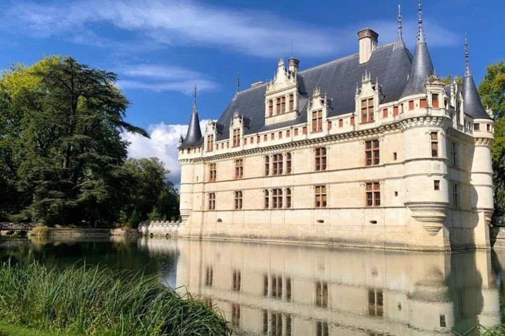 Château d'Azay-le-Rideau et jardins de Villandry : Excursion guidée au départ de Tours