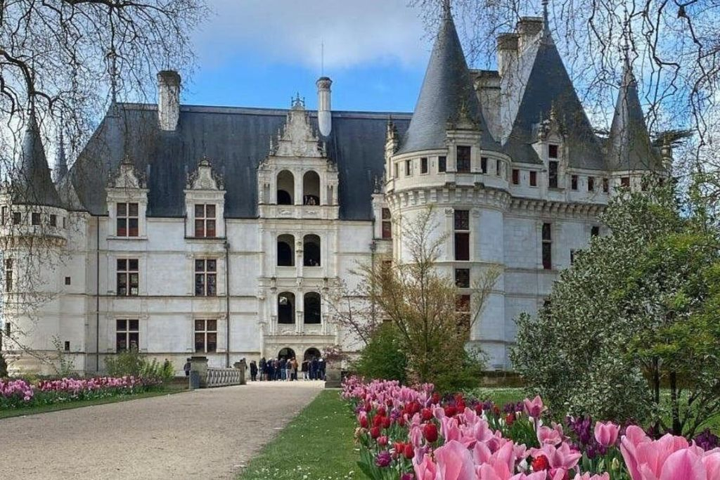Château d'Azay-le-Rideau et jardins de Villandry : Excursion guidée au départ de Tours