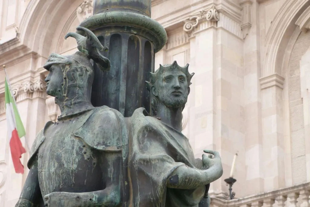Catania: Guided Italian Pub Crawl