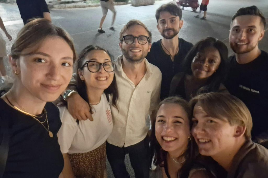 Catania: Guided Italian Pub Crawl