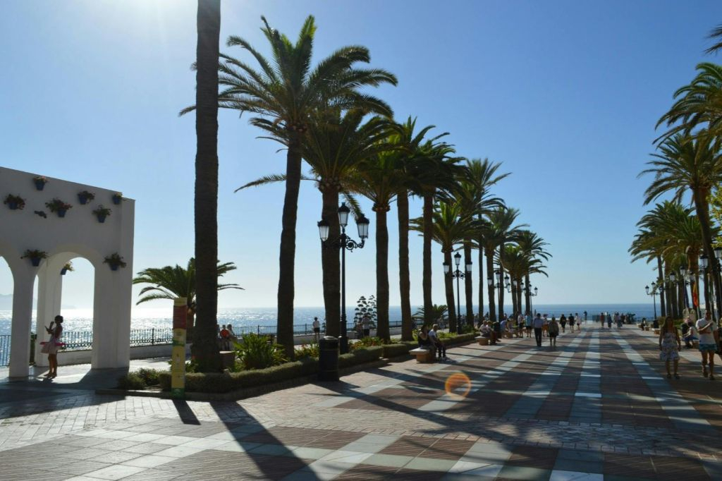 Frigiliana & Nerja: Guided Day Tour from Malaga