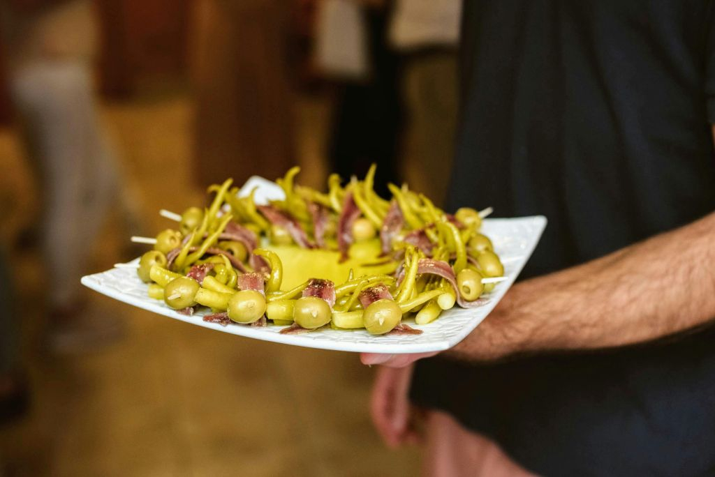 Madrid: Paella & Tapas Cooking Class + Market Visit