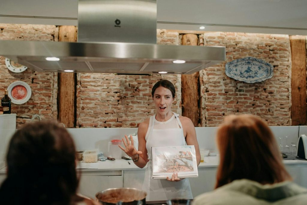 Madrid: Paella & Tapas Cooking Class + Market Visit