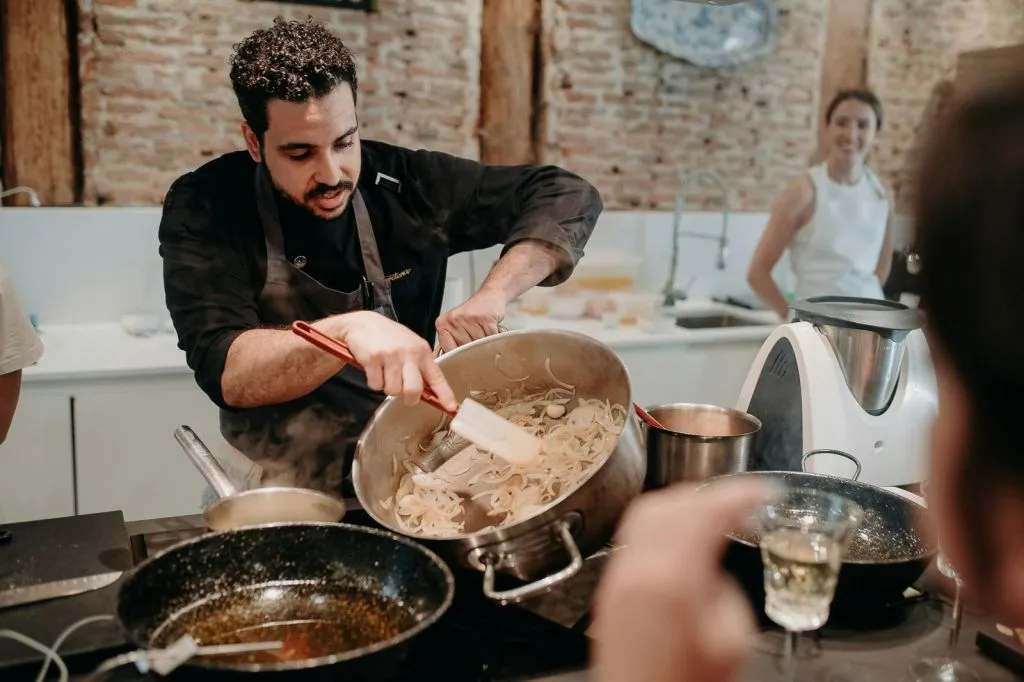Madrid: Paella & Tapas Cooking Class + Market Visit