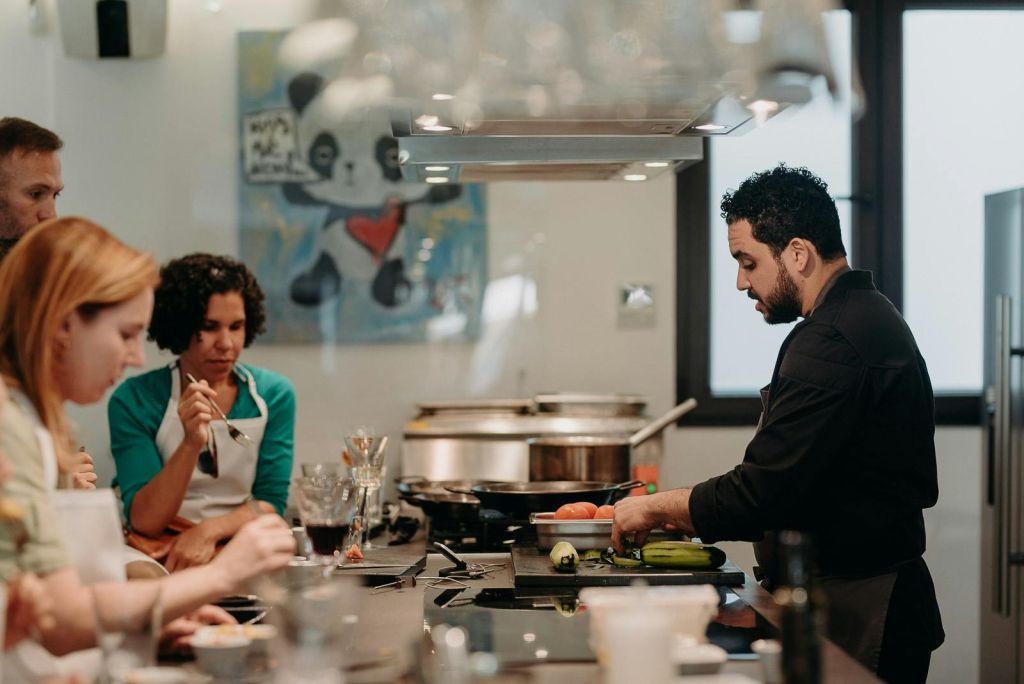 Madrid: Paella & Tapas Cooking Class + Market Visit