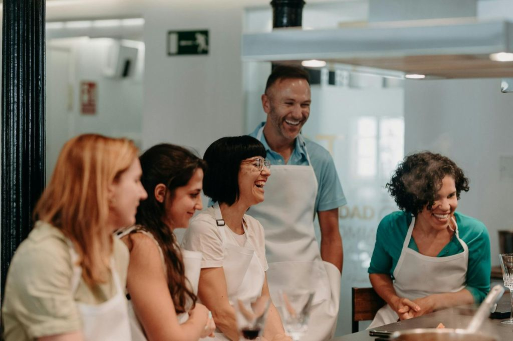 Madrid: Paella & Tapas Cooking Class + Market Visit