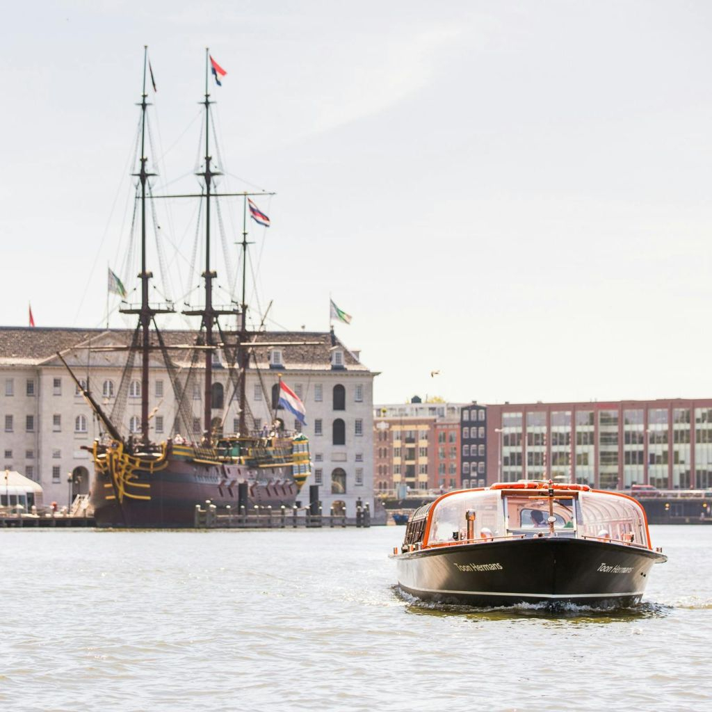 Passeio de barco a partir da Estação Central