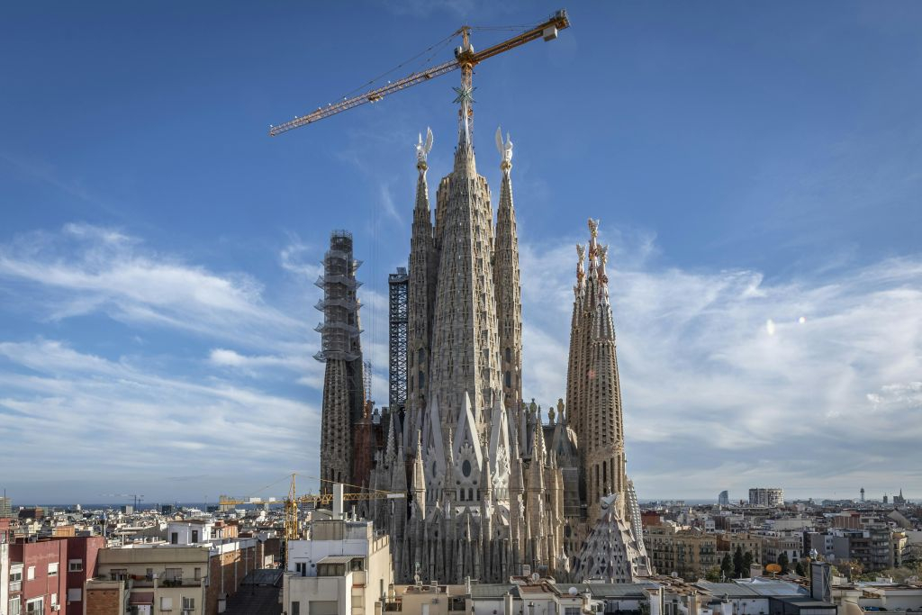 Sagrada Familia: Fast Track Ticket with Optional Towers