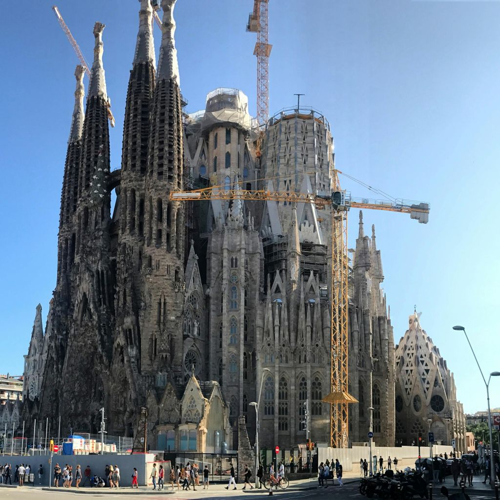 Sagrada Familia: Skip-the-Line + Guided Tour