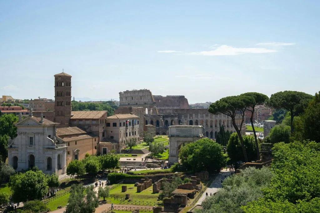 Colosseo, Arena e Foro Romano + Guida audio