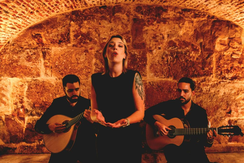Lisboa: Espectáculo de Fado en Fado & Fado + Vino de Oporto