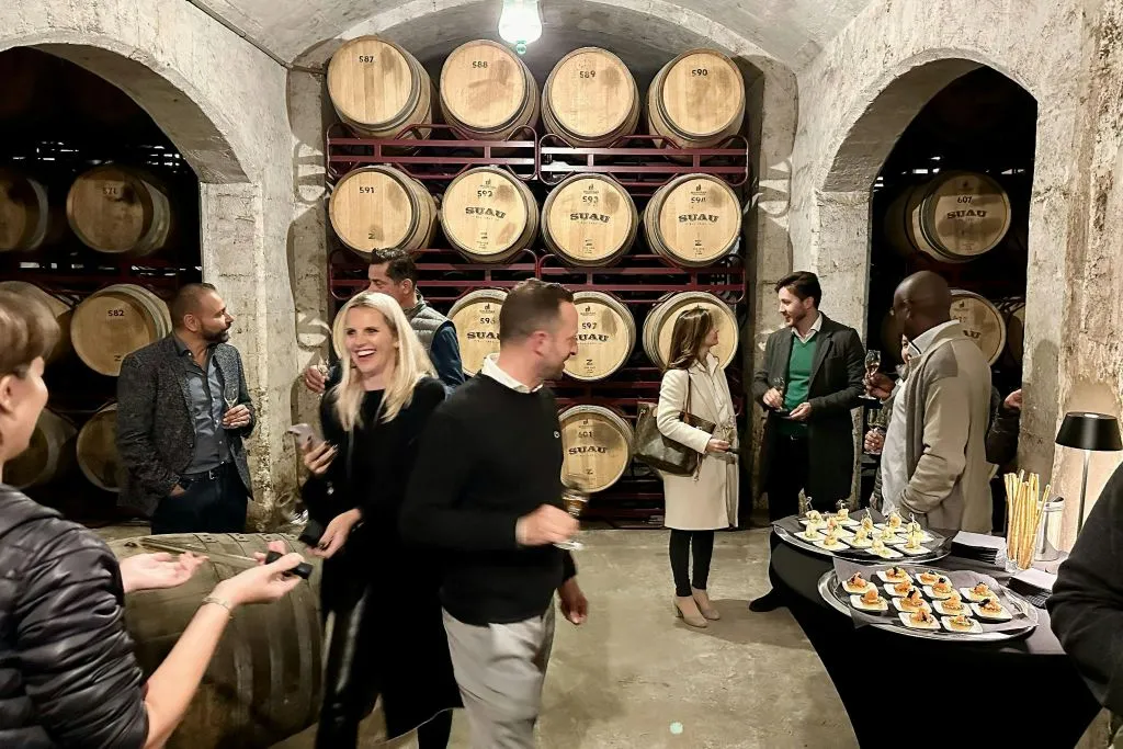 Bodegas Suau: Visita a la Destilería + 3 Catas y Tapas