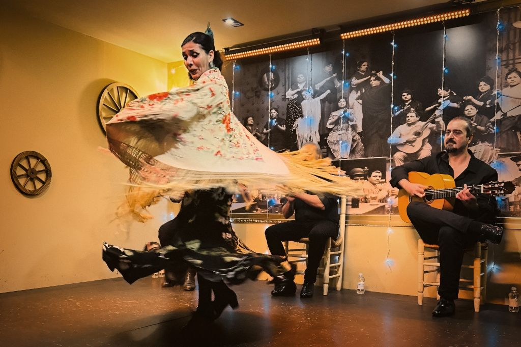 La Cantaora Siviglia: Spettacolo di flamenco con aperitivo e cena facoltativa
