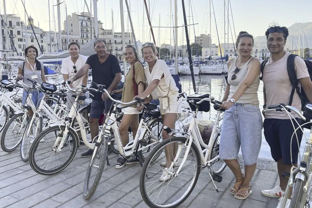 Palermo: tour guidato in bicicletta + degustazione di cibo