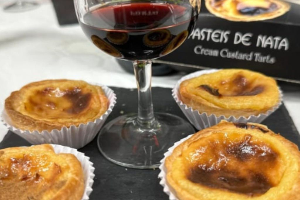 Porto: Aula de Culinária de Pastel de Nata na Rua da Bainharia + Petiscos e Vinho