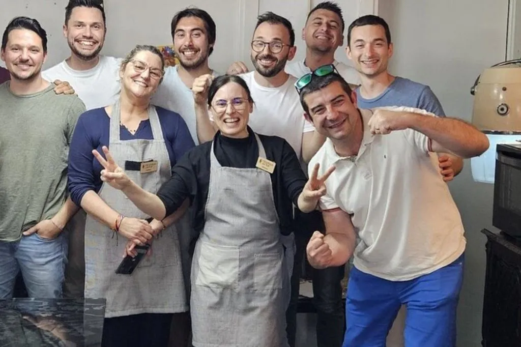 Porto: Aula de Culinária de Pastel de Nata na Rua Antero de Quental + Petiscos e Vinho