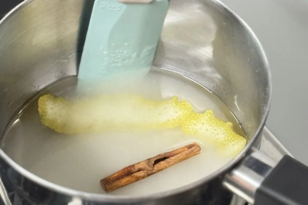 Porto: Aula de Culinária de Pastel de Nata na Rua Antero de Quental + Petiscos e Vinho