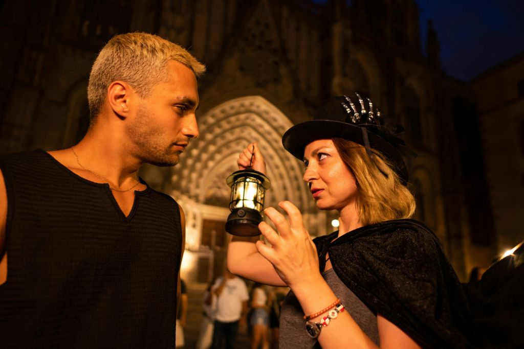 Barcelona: Guided Haunted Night Tour