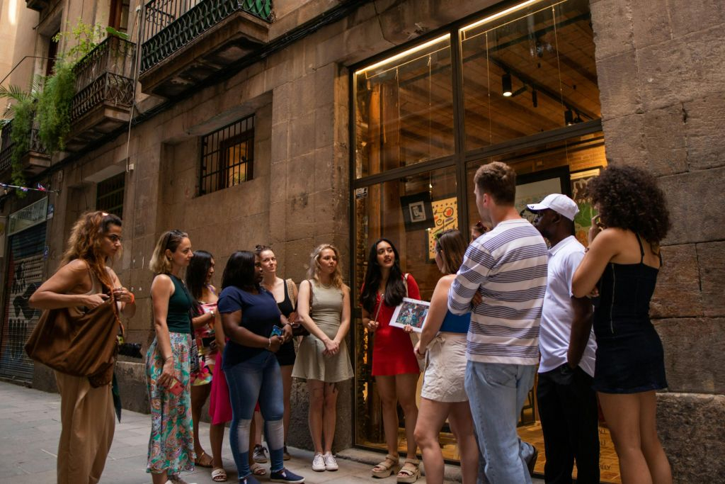 Barcelona: Guided Artists & Legends Walking Tour