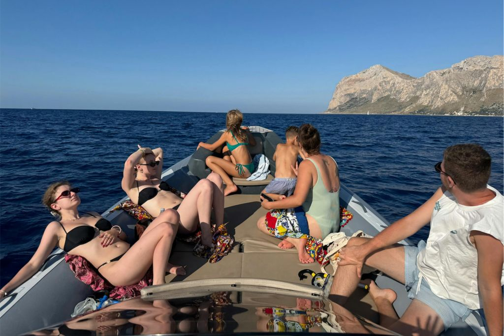 Mondello e Isola delle Femmine: Tour in barca da Palermo + spuntini e bevande