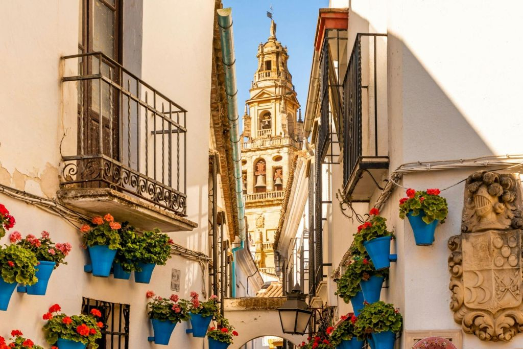 Córdoba: Excursión autoguiada a pie a la Búsqueda del tesoro y Lugares de Interés