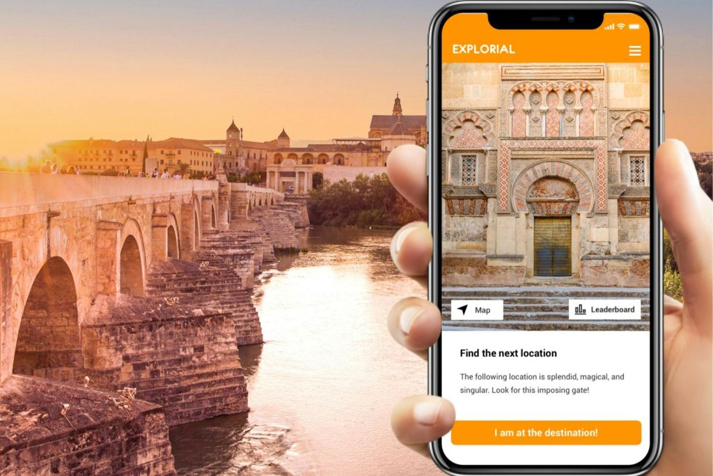 Córdoba: Excursión autoguiada a pie a la Búsqueda del tesoro y Lugares de Interés