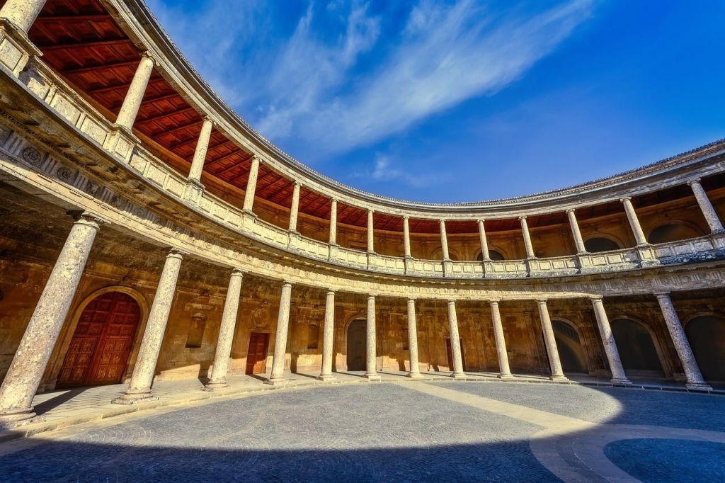 Alhambra e Palazzi nazarì: Biglietto salta-coda + Audioguida