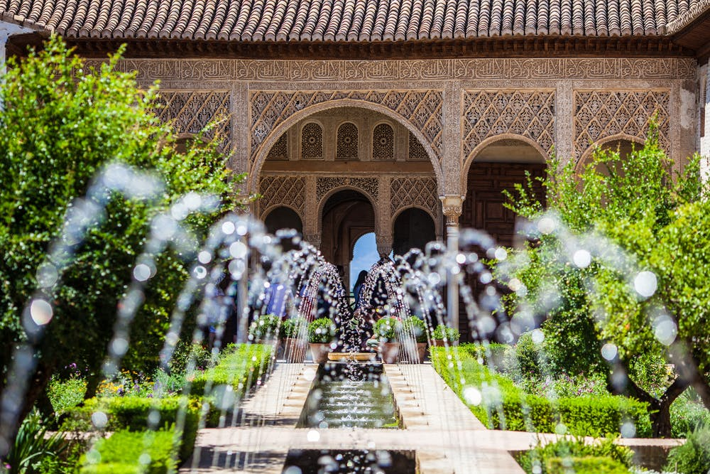 Alhambra y Palacios Nazaríes: Entrada sin colas + Visita guiada