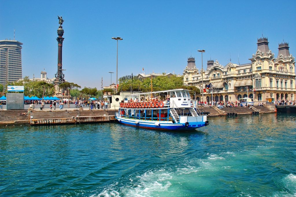 Barcelona: Las Golondrinas Paseo en barco de 40 minutos