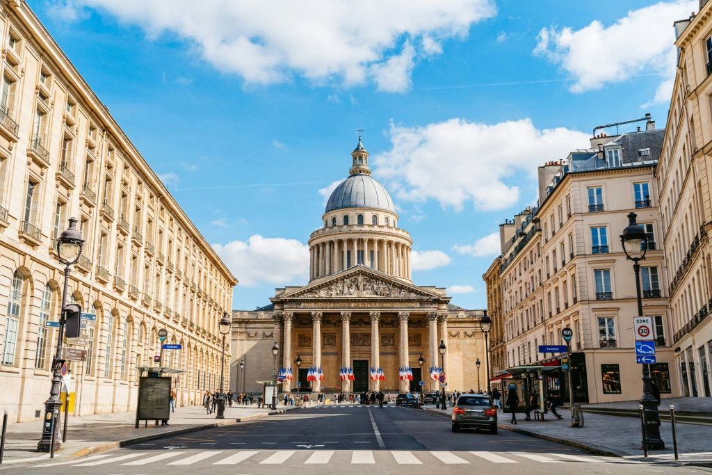 Paris: Latin Quarter Guided Walking Tour + Pantheon Entry