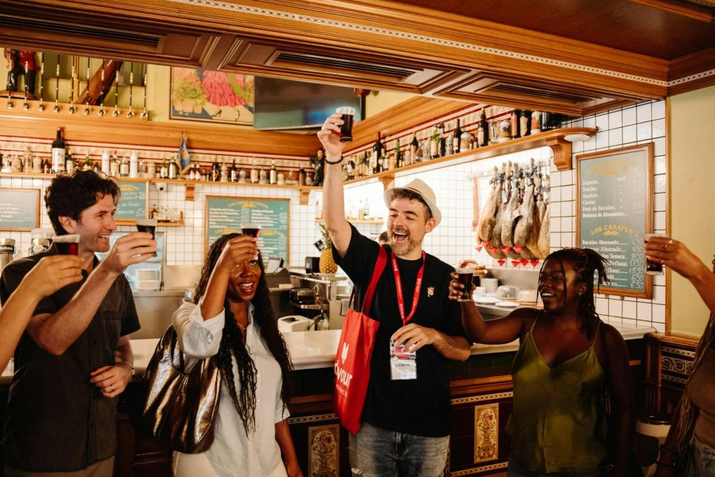 Madrid: Guided Tapas Tasting Tour + Drinks
