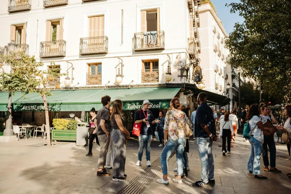Madrid: Guided Tapas Tasting Tour + Drinks