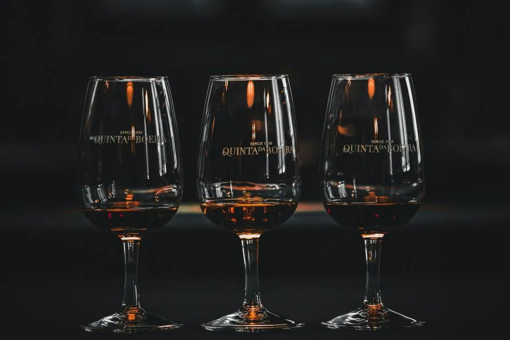 Quinta da Boeira: Espetáculo de Fado + Prova de Vinho do Porto