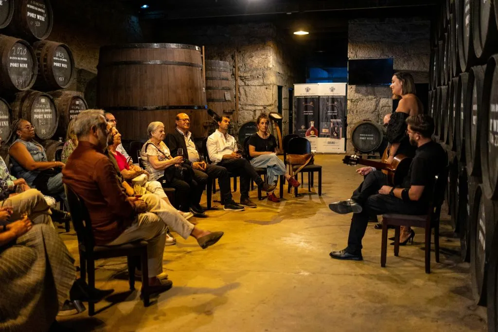 Quinta da Boeira: Espetáculo de Fado + Prova de Vinho do Porto
