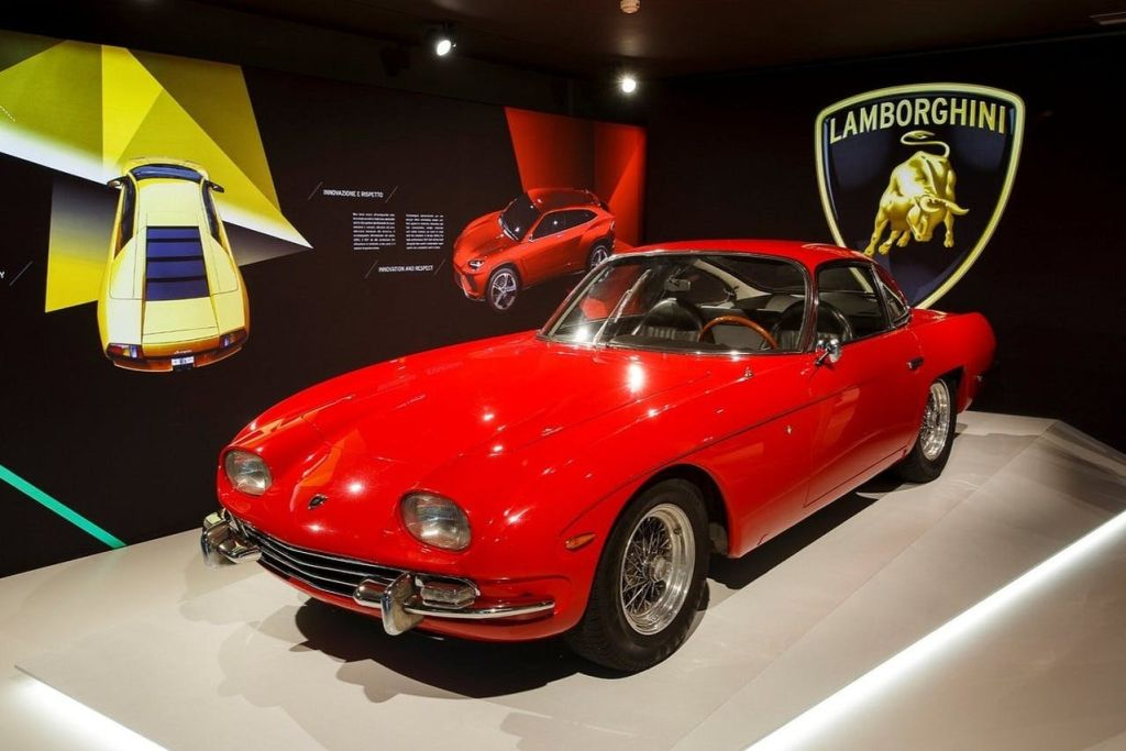 Bologna: Tour guidato del Museo Lamborghini + biglietto d'ingresso