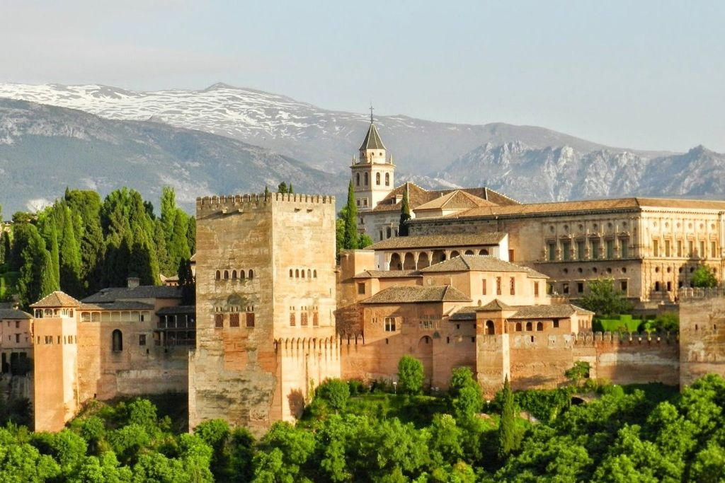 Alhambra e Palazzi Nasridi: Salta la coda + Tour privato guidato