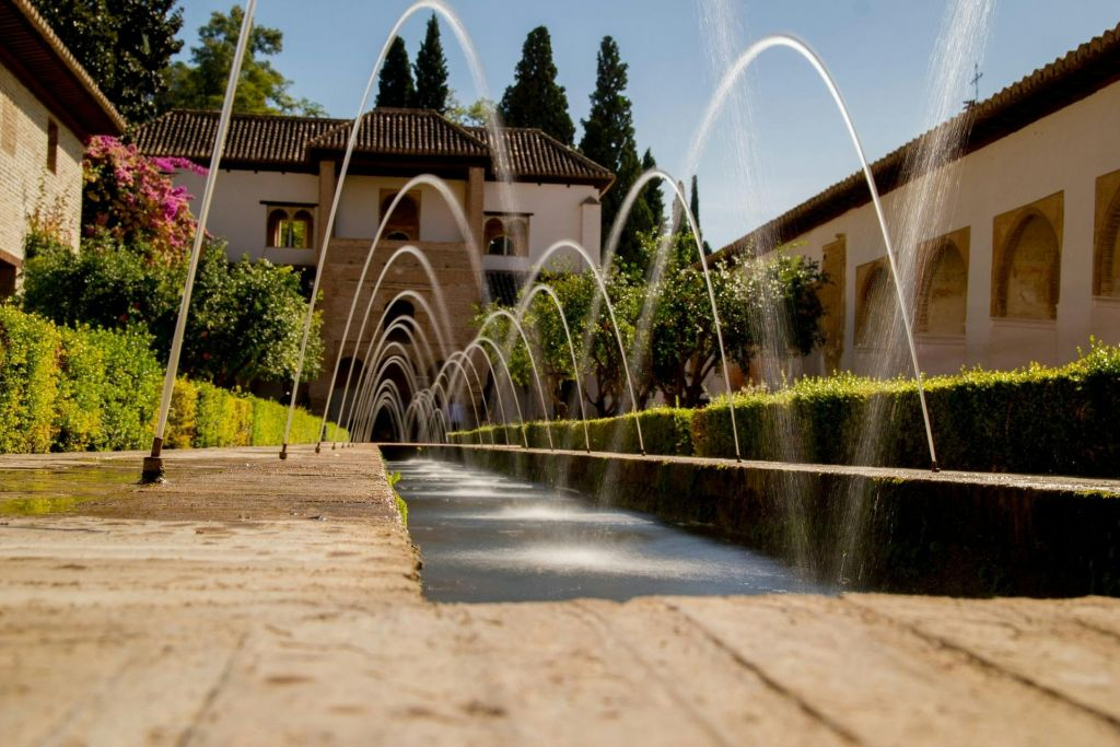 Alhambra y Palacios Nazaríes: Salta la cola + Visita guiada privada
