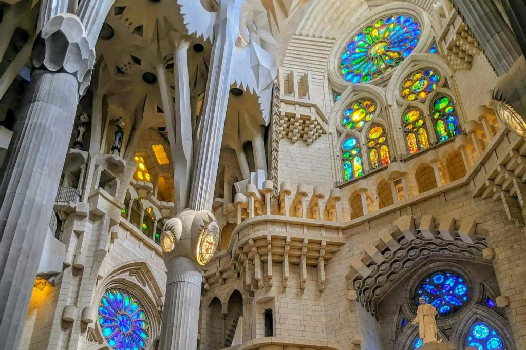 Sagrada Familia: Skip The Line Ticket + Guided Tour