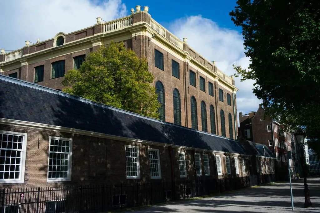 Amsterdam: Guided Anne Frank Walking Tour in German, English, Italian & Spanish