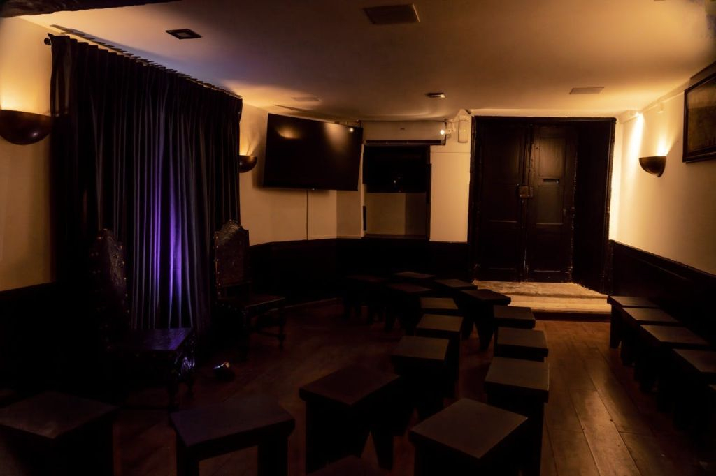 Lisbon: Evening Fado Show + Glass of Moscatel