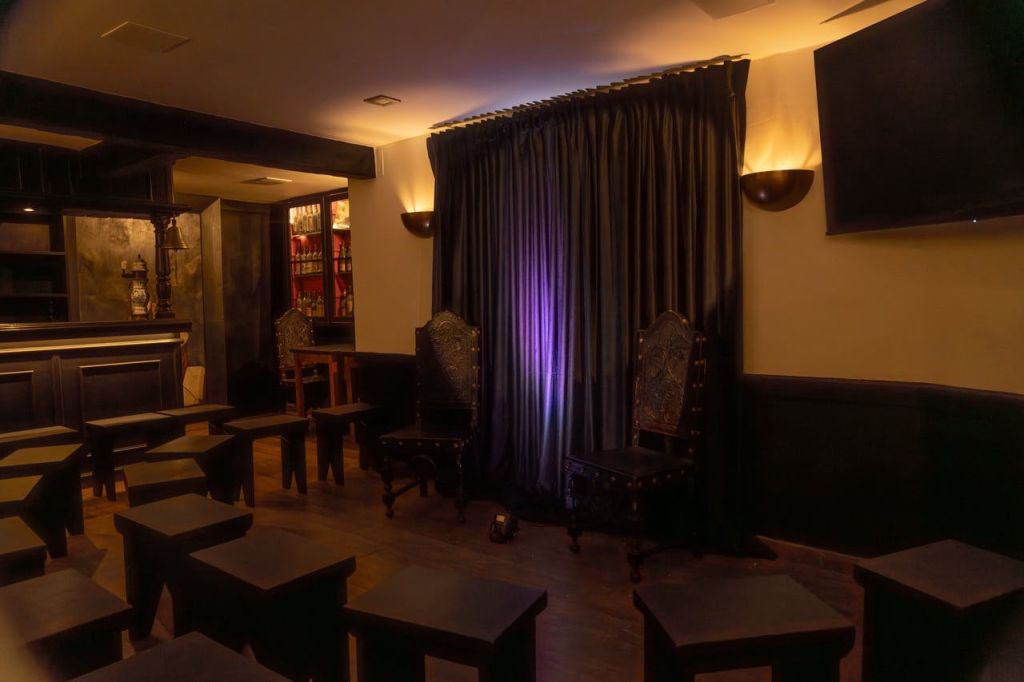 Lisbon: Evening Fado Show + Glass of Moscatel