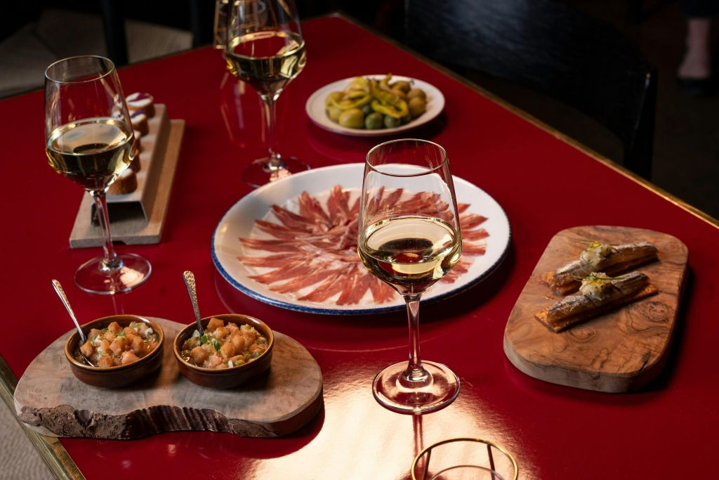 Madrid: Flamenco Show at Flamenco de Leones with a Drink