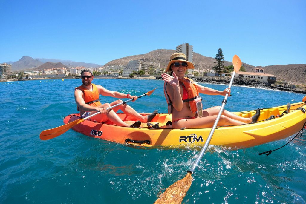 Los Cristianos: Kayak guiado y submarinismo