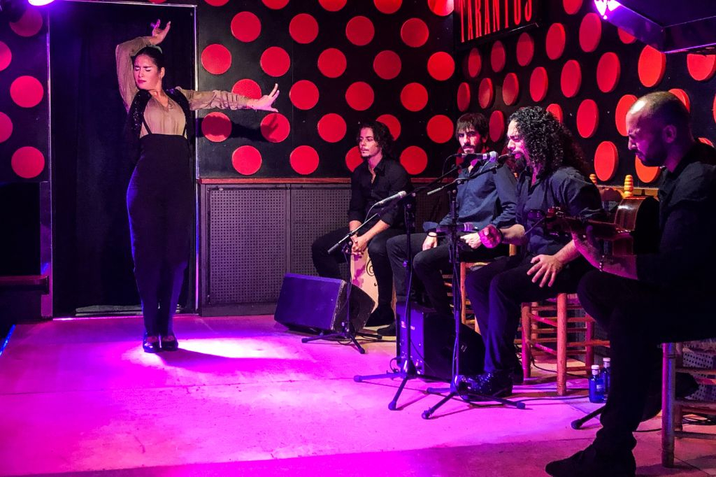 Barcelona: Gothic Quarter Tour with Flamenco Show + Tapas Dinner